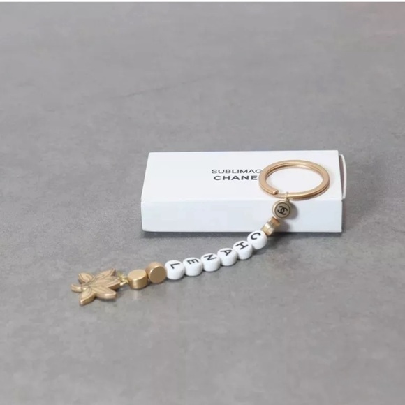 🌺 CHANEL SUBLIMAGE Chanel Beauty Keychain Key Holder - Picture 8 of 10